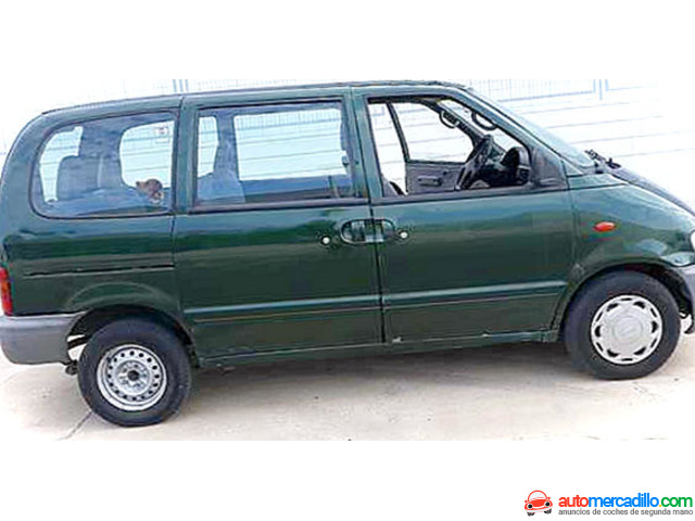 Nissan serena 1998