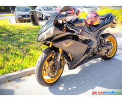 Yamaha R1   2008