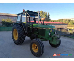 John Deere 2140