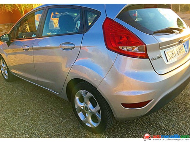 Se Vende Ford Fiesta 1 4 Tdci Del Ano 2012 En Lorca Murcia